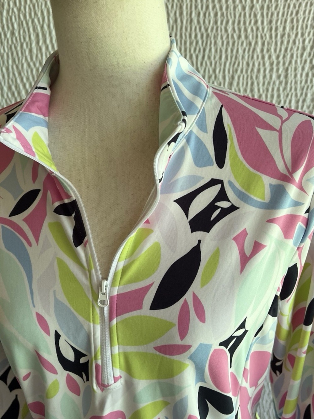 Tommy Bahama 1/4 Zip Long Sleeve Mock Golf Tennis Top L Colorful UPF Sun Protect